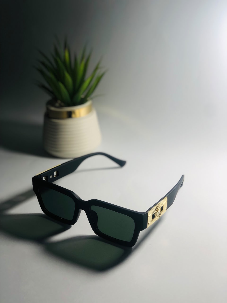 MG Shades