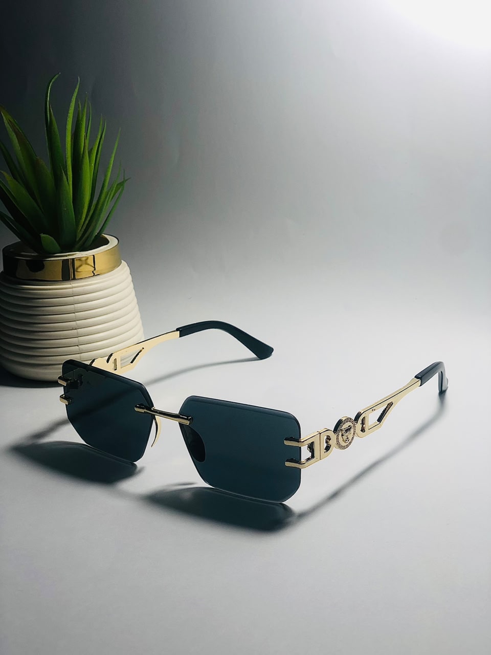 The RoyaL Glasses